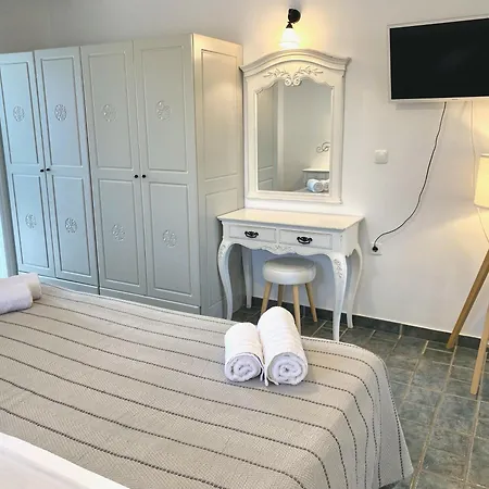 Agrabeli Paros 3* Naousa (Paros)