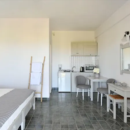 Ξενοδοχείο με διαμερίσματα Agrabeli Paros 4*
