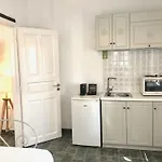 アパートホテル Agrabeli Paros ナウサ