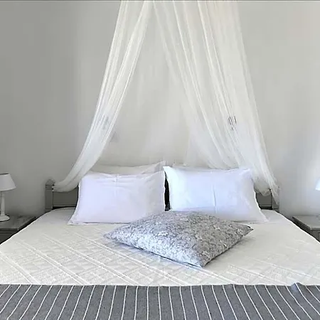 Hotel apartamentowy Agrabeli Paros 4*
